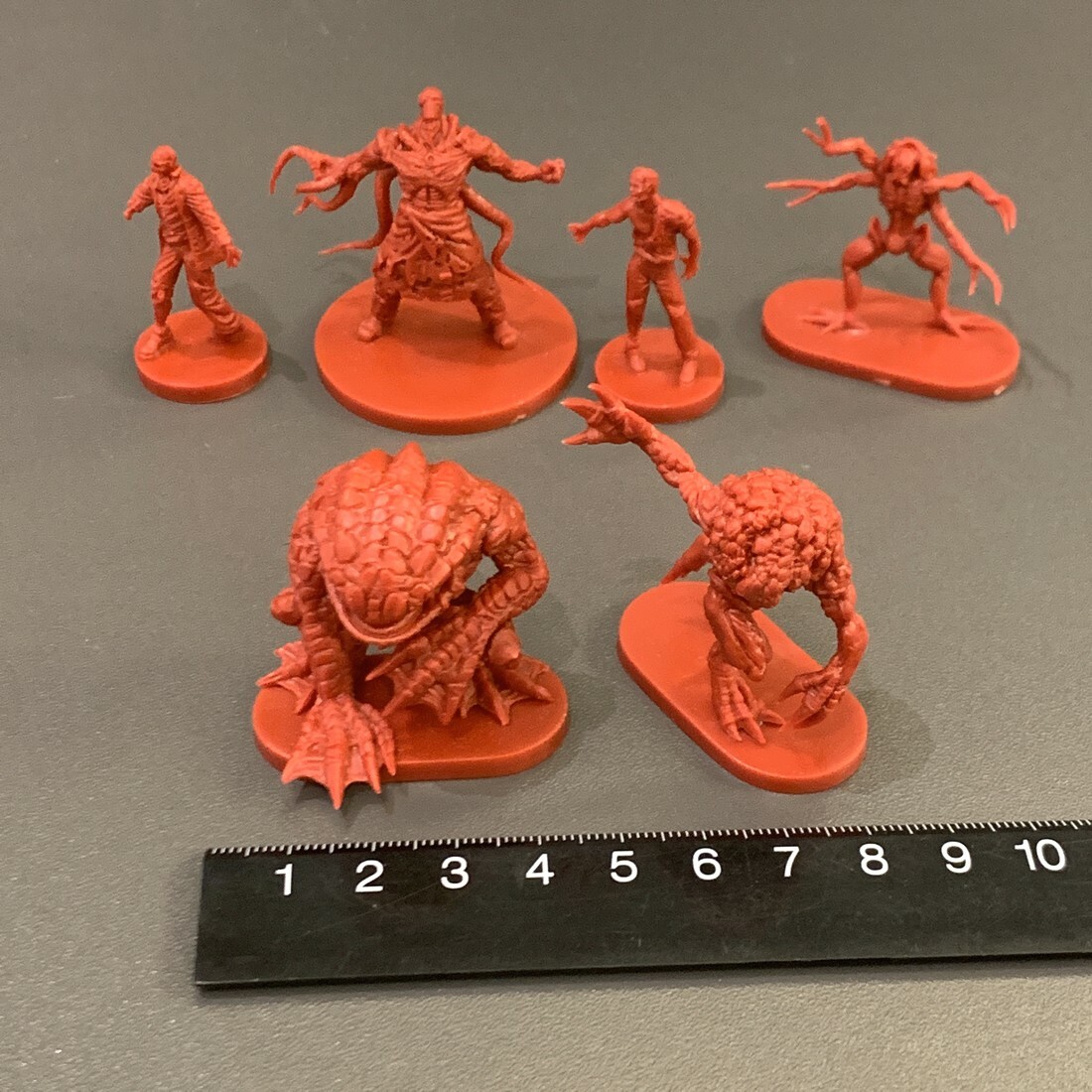 Miniatures de monstres chasseu - Board Game Zombies avis et prix